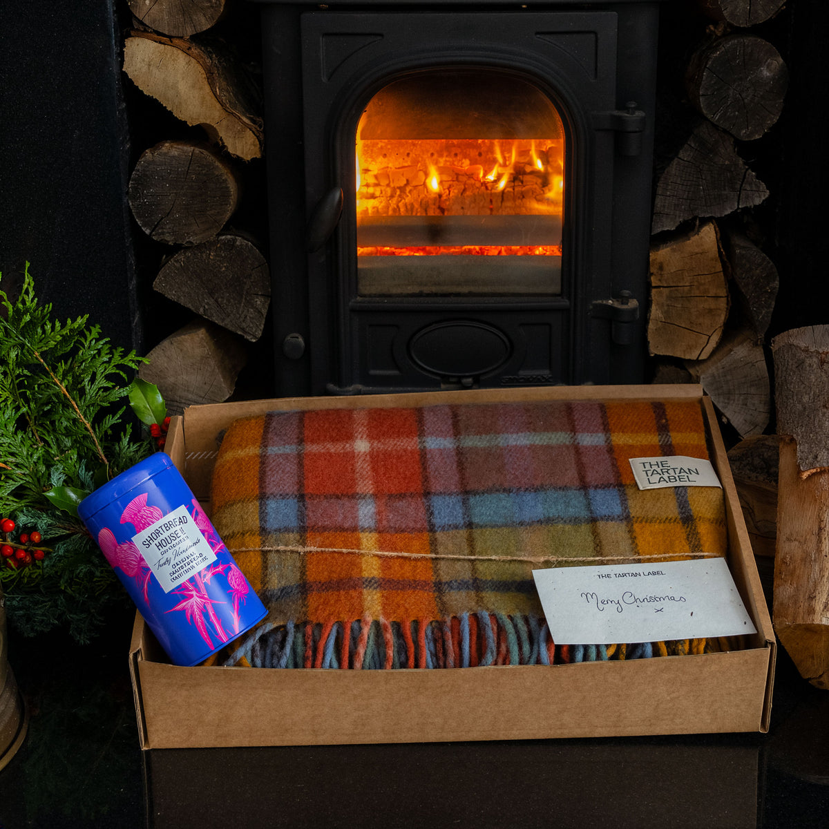 Buchanan Antique Tartan Blanket & Shortbread Gift Set